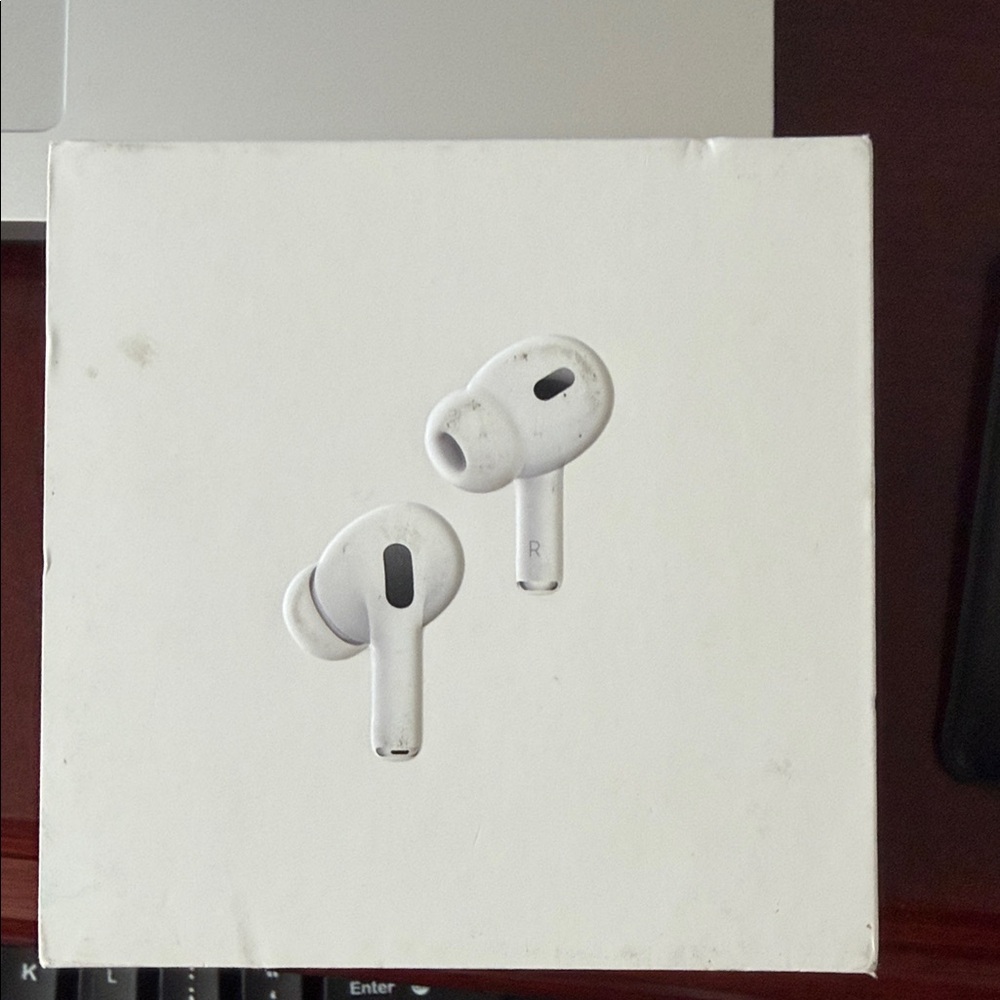 Apple AirPods Pro 2 in White